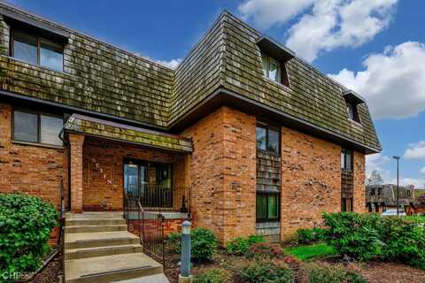 7 Oak Creek Drive, Buffalo Grove, IL 60089