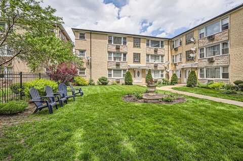 8712 W BERWYN Avenue, Chicago, IL 60656