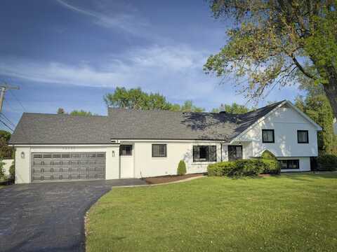 7s135 Clover Court, Naperville, IL 60540