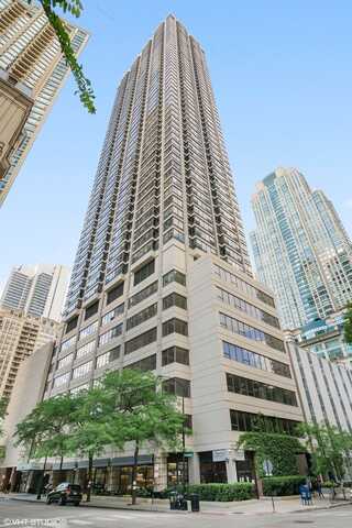 30 E Huron Street, Chicago, IL 60611