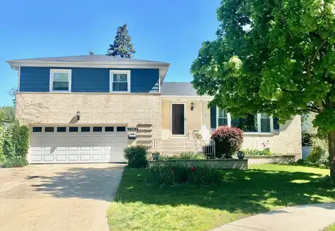 2362 Dewes Street, Glenview, IL 60025