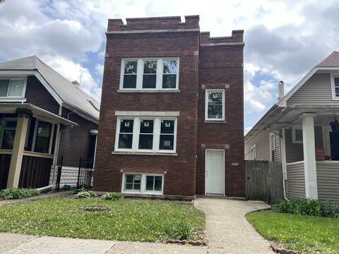 3423 N Tripp Avenue, Chicago, IL 60641