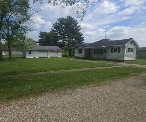 907 S Spruce Street, Villa Grove, IL 61956