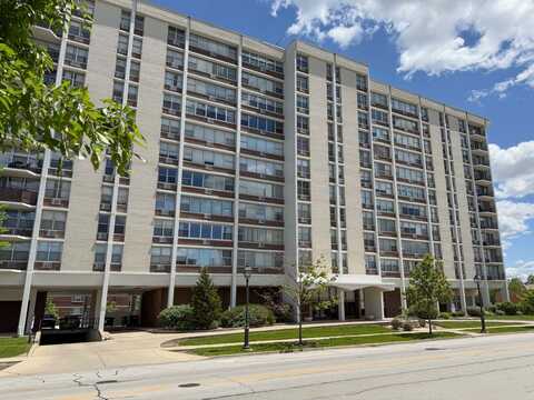 33 N Main Street, Lombard, IL 60148