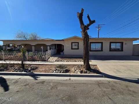606 Smoketree Drive, El Centro, CA 92243