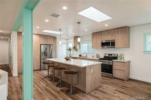225 S Guadalupe Ave, Redondo Beach, CA 90277