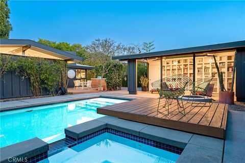 3137 Lees Avenue, Long Beach, CA 90808