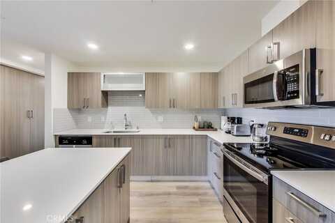 11616 Burbank Boulevard, North Hollywood, CA 91601
