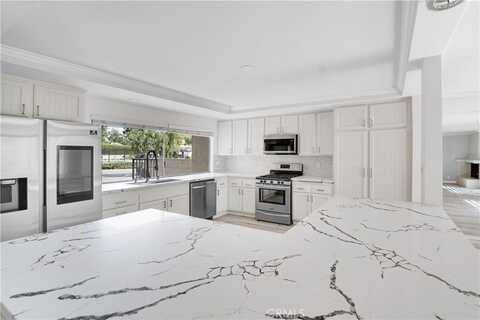 5616 E Vista Del Valle, Anaheim Hills, CA 92807