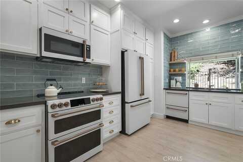 5473 Spanish Oak Lane, Oak Park, CA 91377