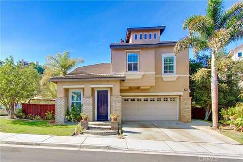 2901 Llewellyn Drive, Signal Hill, CA 90755