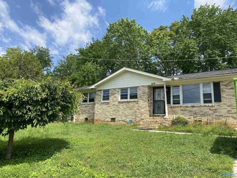 2818 NW Gus Grissom Drive, Huntsville, AL 35810