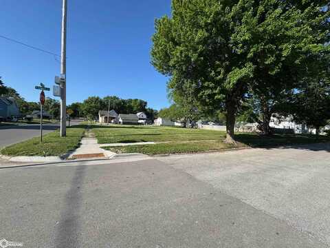 108 N Center & 102 W Lowell, Shenandoah, IA 51601