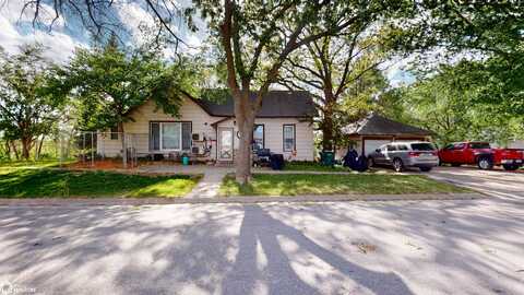 12 N Gaylord Avenue, Nora Springs, IA 50458