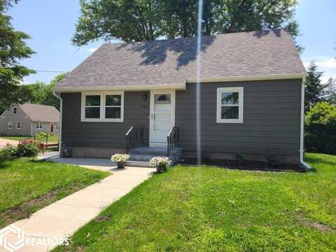 685 14th Street NE, Mason City, IA 50401