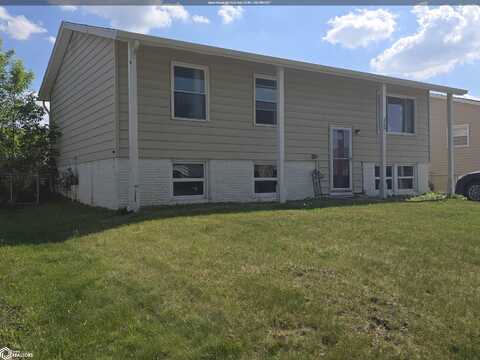 3709 Spruce Wood Drive NE, Cedar Rapids, IA 52402