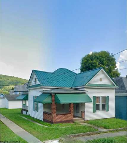 208 Jefferson Street, Mannington, WV 26582