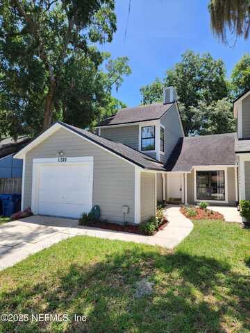 11328 TROTTING HORSE Lane, Jacksonville, FL 32225