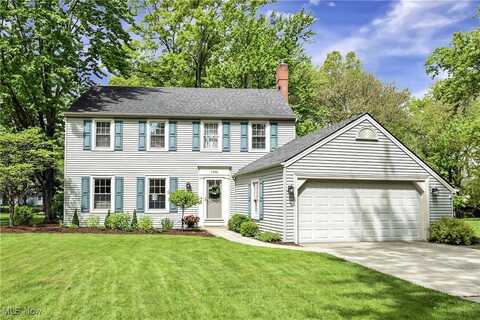 1370 Queen Annes Gate, Westlake, OH 44145