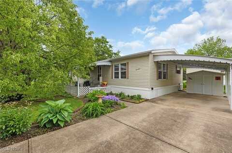 17 Oak Drive, Olmsted Falls, OH 44138