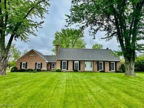 13053 Sarbaugh Street SW, Navarre, OH 44662