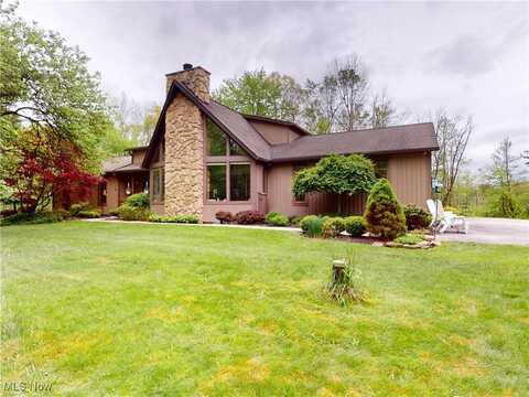 11305 Pine Acres Lane, Chesterland, OH 44026