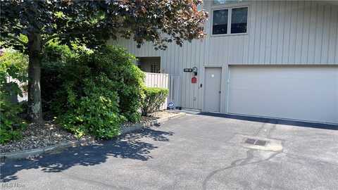 250 Laurel Circle, Aurora, OH 44202