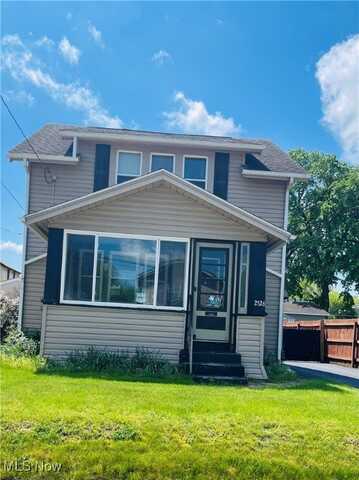 2526 Albrecht Avenue, Akron, OH 44312