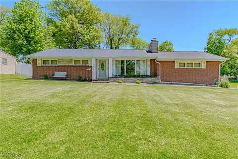 5618 Patricia Avenue NW, North Canton, OH 44720