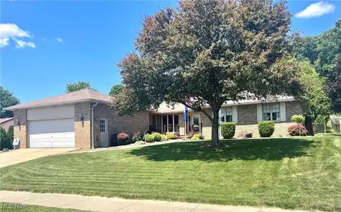 2019 Buckeye Street NE, New Philadelphia, OH 44663