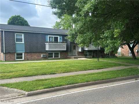 150 Frana Clara Street, Louisville, OH 44641