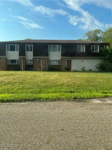 5035 4th Street NW, Canton, OH 44708