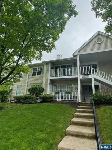 1160 Sycamore Lane, Mahwah, NJ 07430