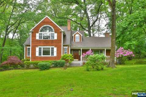 67 Locust Lane, Upper Saddle River, NJ 07458