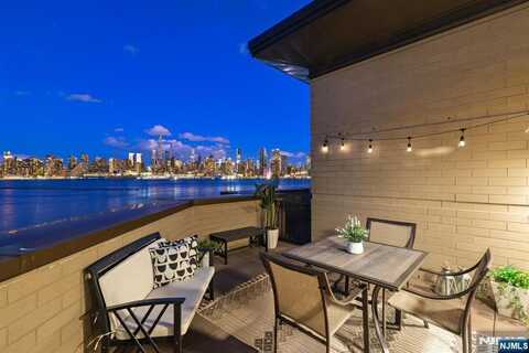 1 Oxford Landing Townhouse 1, Weehawken, NJ 07086