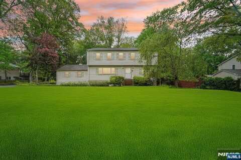536 Bernita Drive, River Vale, NJ 07675