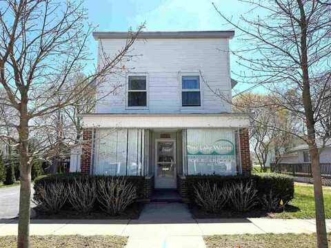 106 E Lincoln, Charlevoix, MI 49720