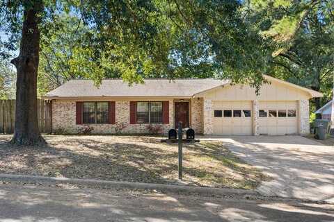 1618 Mckewen Dr., Nacogdoches, TX 75965