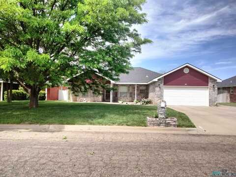 2412 Howard Cowper Drive, Clovis, NM 88101