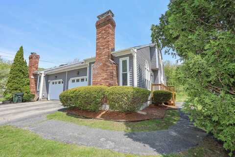 39 Foxwood Circle, Manchester, NH 03104