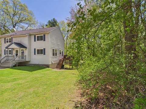 8 Lincoln Drive, Hooksett, NH 03106