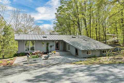 1893 Willard Road, Hartford, VT 05059