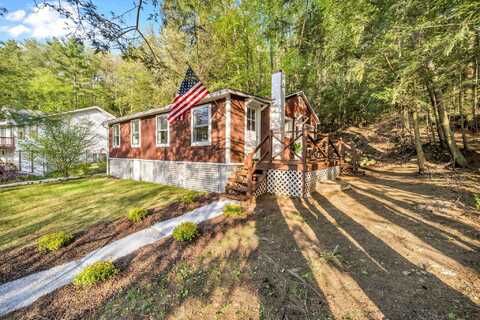 15 Woodlawn Road, Raymond, NH 03077