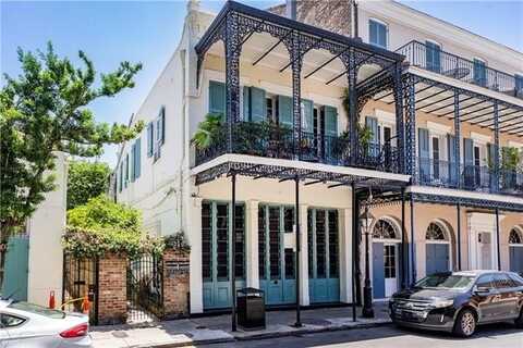 920 CHARTRES Street, New Orleans, LA 70116