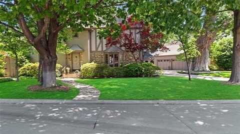 2815 S Woodward Boulevard, Tulsa, OK 74114