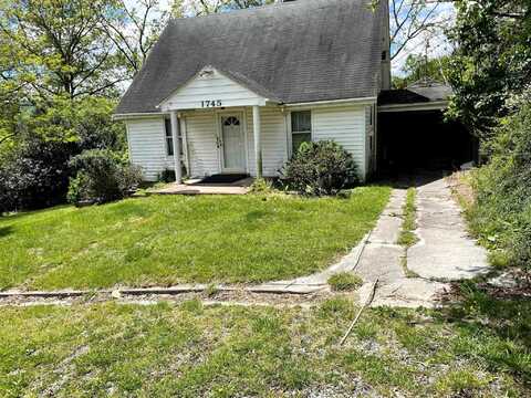 1745 NEWBERN Road, Pulaski, VA 24301