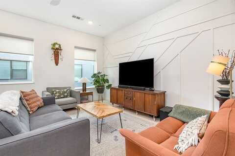 427 W 10th Street, Dallas, TX 75208