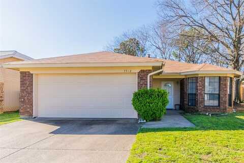7512 Down Hill Drive, Forest Hill, TX 76120