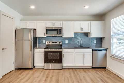 1001 N Crawford Street, Dallas, TX 75203