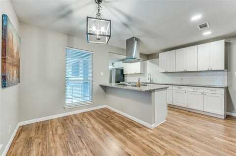 806 Marshalldell Avenue, Dallas, TX 75211